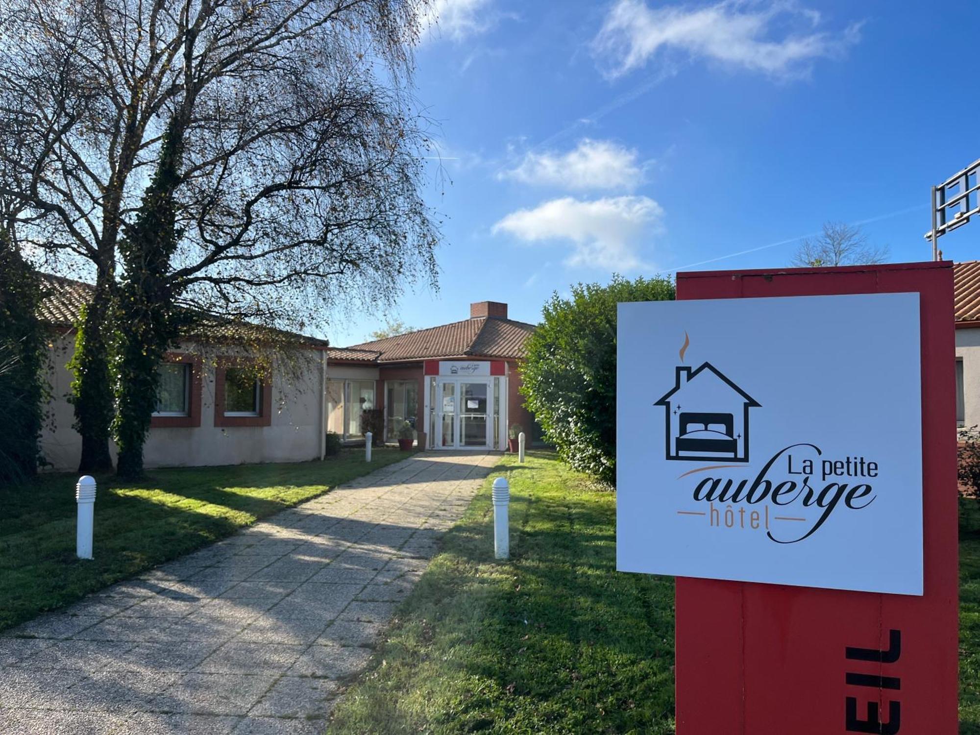 Hotel La Petite Auberge Chambretaud Kültér fotó