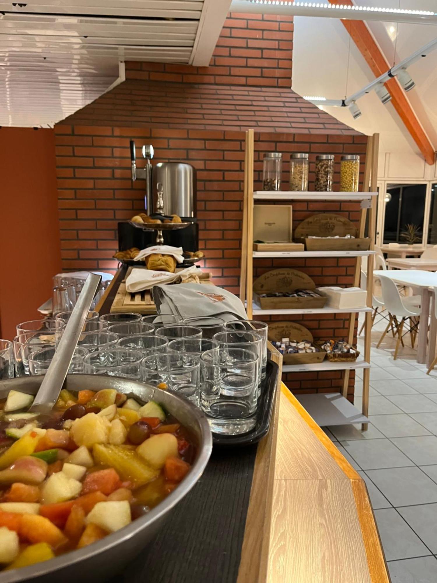 Hotel La Petite Auberge Chambretaud Kültér fotó