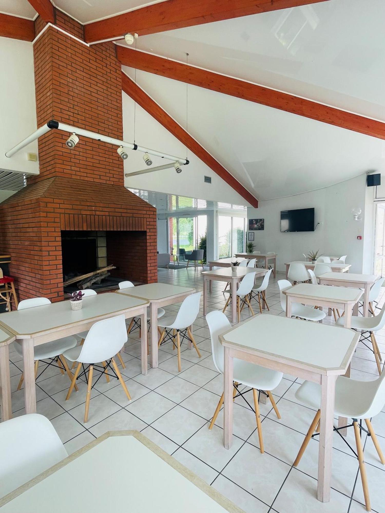 Hotel La Petite Auberge Chambretaud Kültér fotó